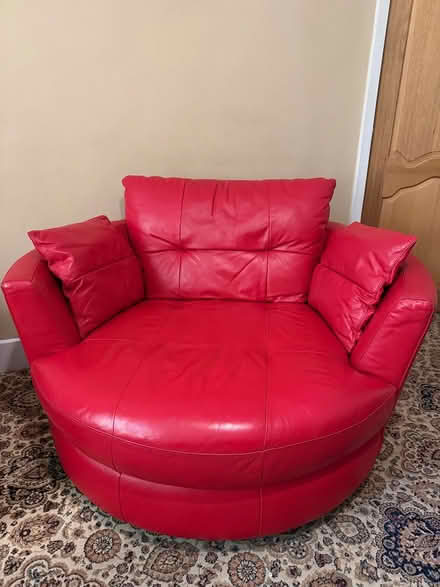 Photo of free Couch (birkenhead) #2