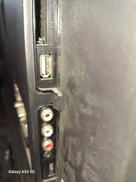 Photo of free 32" lcd tv (Hyde GL6) #4