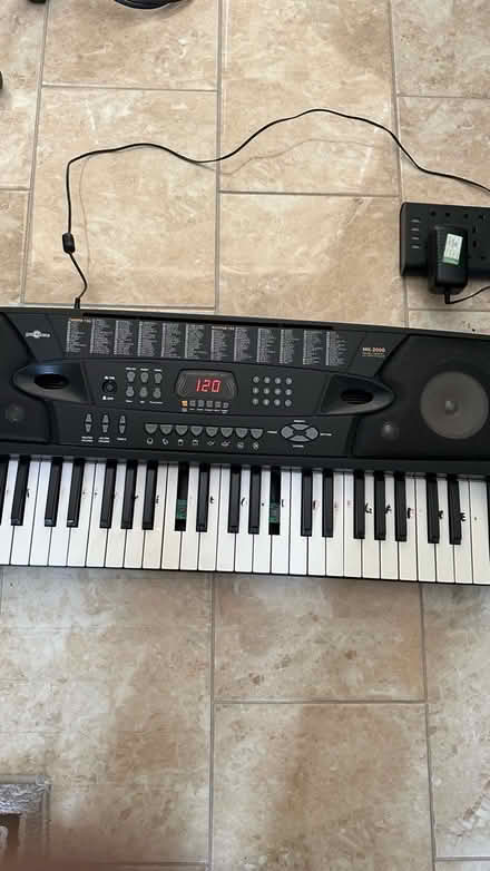 Photo of free MK-2000 Electronic Keyboard (Baillieston G69) #3