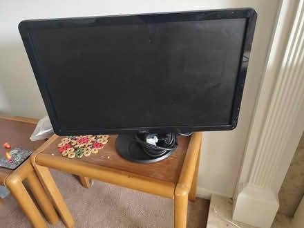 Photo of free Dell monitor (Chiltern Park Ave, Berkhamsted) #1