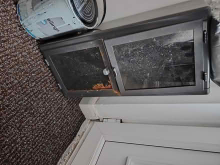 Photo of free horizontal metal display cabinet (Matlock DE4) #1