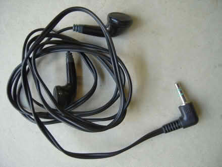 Photo of free Black earphones (Maidenhead SL6) #1