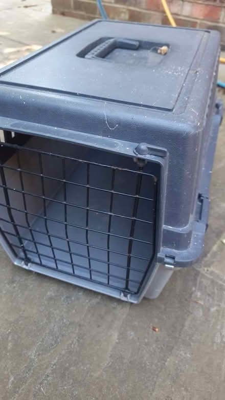 Photo of free Pet carrier (Byfleet KT14) #1
