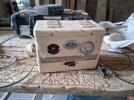 Photo of free 6/12V battery charger (Meifod SY22) #1