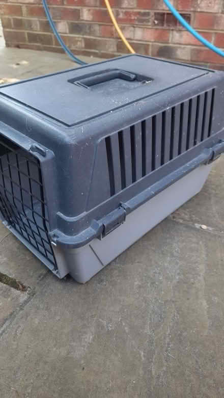 Photo of free Pet carrier (Byfleet KT14) #2