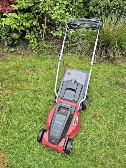 Photo of working electric lawnmower (L25 Woolton) #1