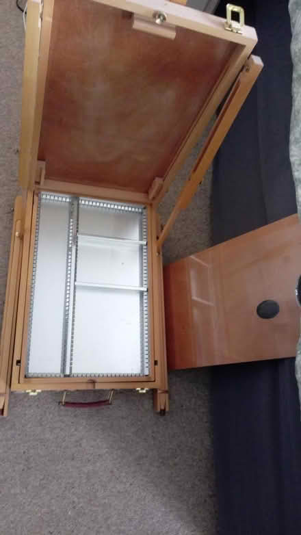 Photo of free Folding art easel/case (Horsham, near Bennetts Field) #3