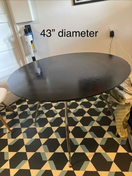 Photo of free Round table 43” diameter (Buckman (close-in Southeast)) #1