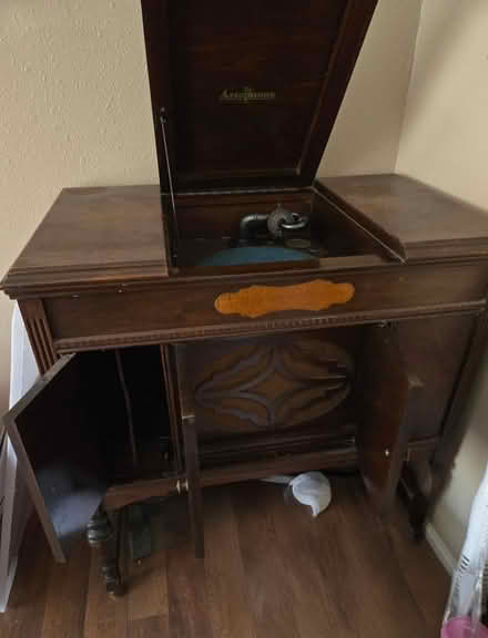 Photo of free Antique Victrola (Eubank and spain) #1