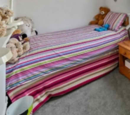 Photo of free Single bedding set (east twickenham) #1