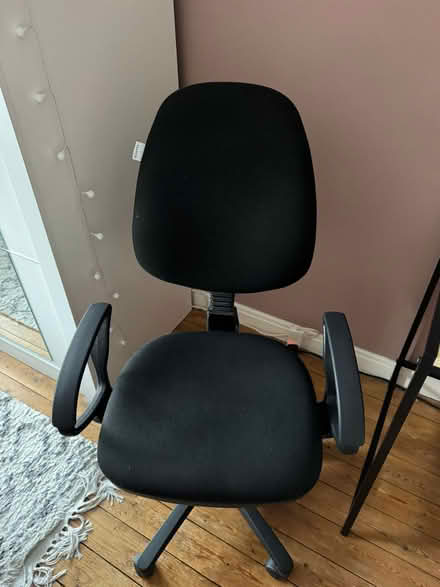 Photo of free Black desk chair (Raynes Park SW20) #1