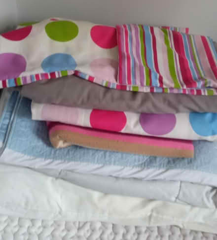 Photo of free Single bedding set (east twickenham) #2