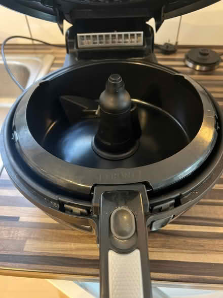 Photo of free Air Fryer (Balham SW17) #2