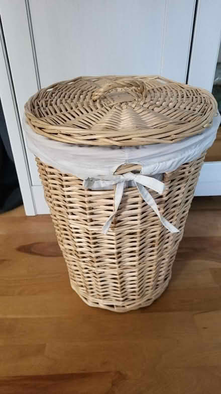 Photo of free Wicker laundry basket (Canonbury N1) #1