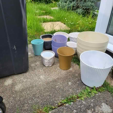 Photo of free 14 plant pots (Oxlease AL10) #2