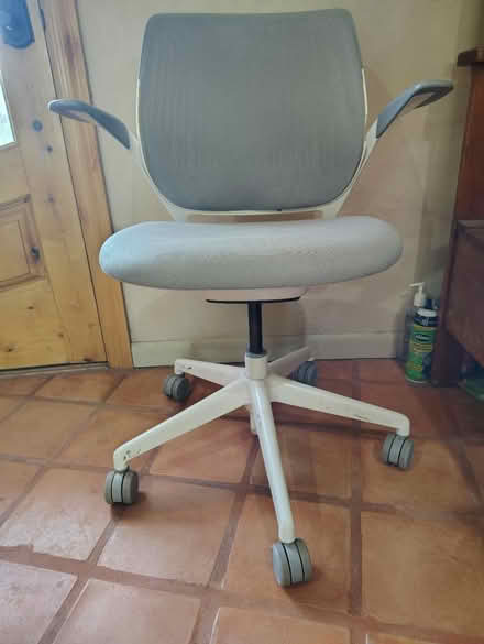 Photo of free White & Grey Office Chair (north east corner of Tempe) #1