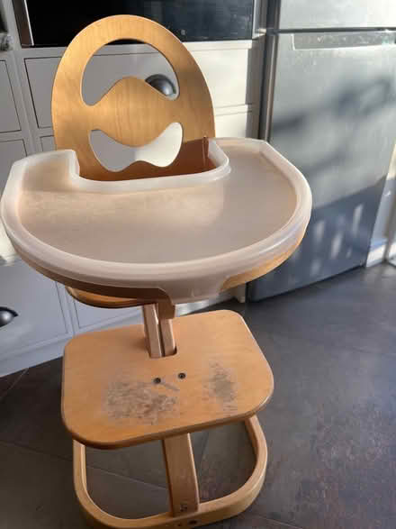 Photo of free Wooden high chair (WR6 Leigh) #3