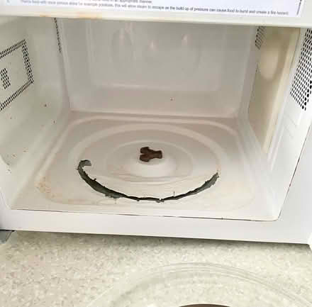Photo of free Microwave 800W (Tunbridge Wells N. TN1) #4