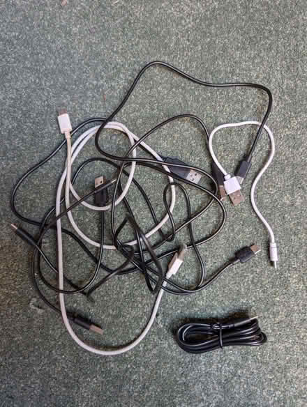 Photo of free USB C cables (Beauchief S8) #1