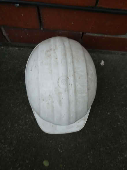Photo of free Safety hard hat (Whitestake PR4) #1