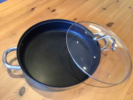 Photo of free Sauté / roasting pan 30cm, non -stick (Surrenden BN1) #2