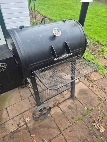 Photo of free Pellet Smoker with an issue (Yonge/Major Mac) #2