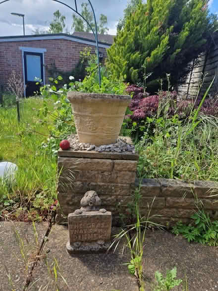 Photo of free Stone planters and terracotta pots and bench (Englefield Green TW20) #2
