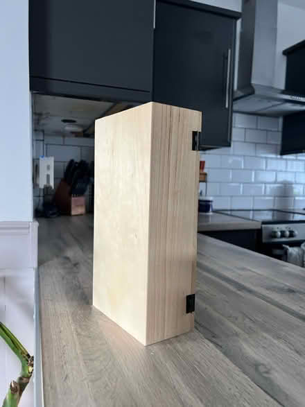 Photo of free Little wooden box (DE11) #4