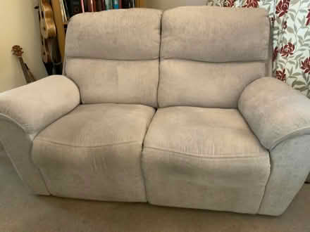 Photo of free Power setee 2 seats (Earlswood RH1) #1