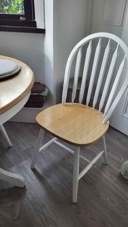 Photo of free Extendable dining table & 4 chairs (Canonbury N1) #3