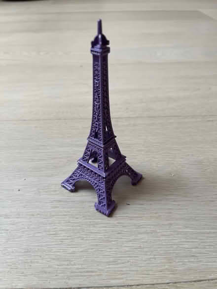 Photo of free Small Eiffel Tower model (Barnsbury N1) #1