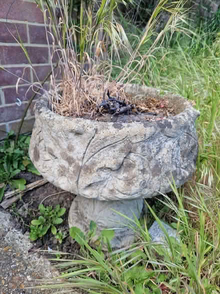 Photo of free Stone planters, terracotta pots, bench (Englefield Green TW20) #2