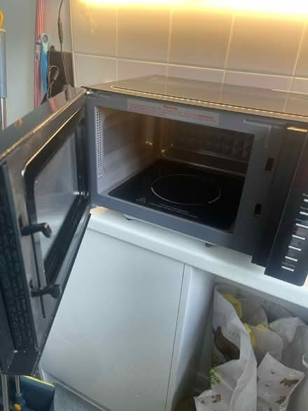 Photo of free Microwave (Forest Gate E7, London) #1