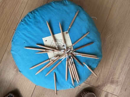 Photo of free Honiton lace pillow (Tq5 0Dz) #1