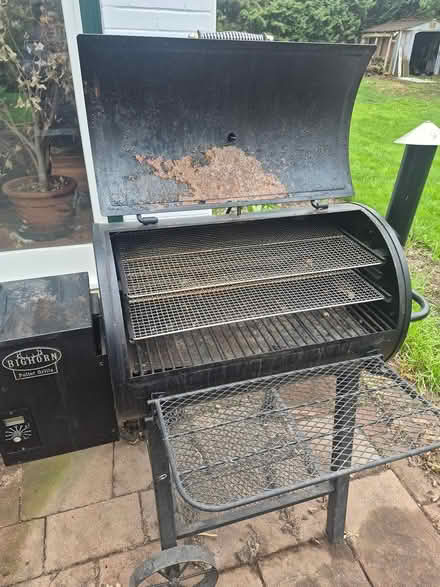 Photo of free Pellet Smoker with an issue (Yonge/Major Mac) #3