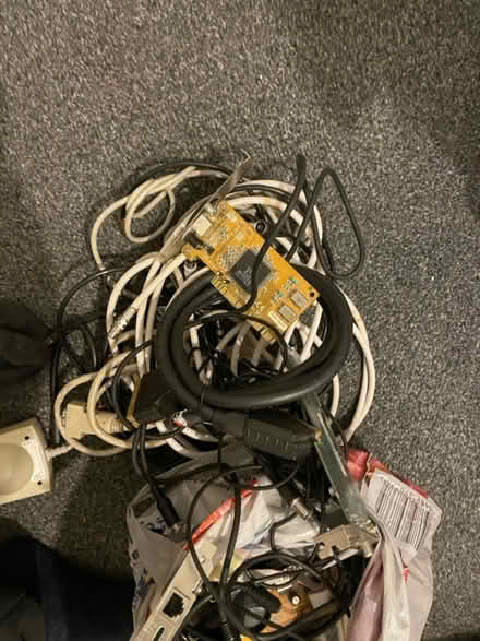 Photo of free Old webcam/computer cables (SE15 4) #2