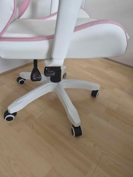 Photo of free Gaming chair (BR6) #4