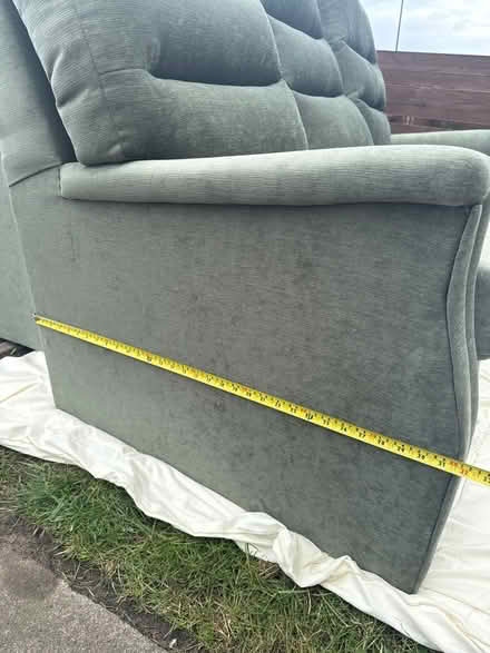 Photo of free 2 Sofas, 3 seater and 2 seater (Croydon) #4