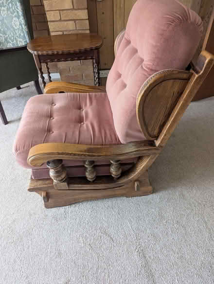 Photo of free solid oak frame dusty pink cushions. (Albrighton WV7) #2