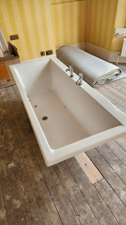 Photo of free Bath and taps (Ditchling Rise, BN1) #1
