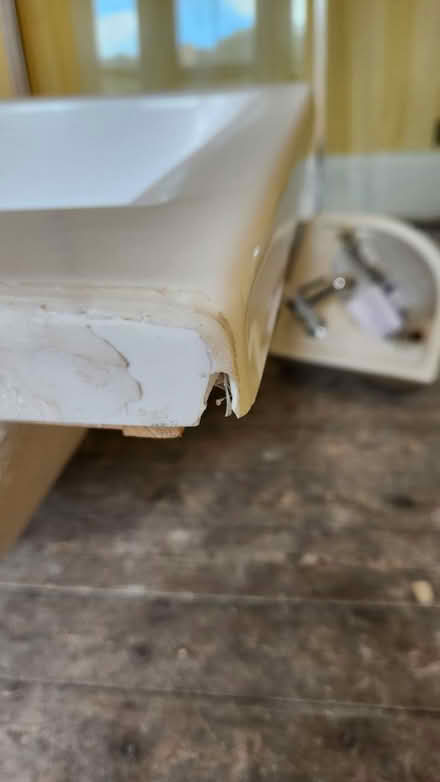 Photo of free Bath and taps (Ditchling Rise, BN1) #4