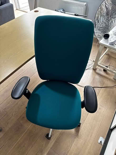 Photo of free Turquoise wheelie office chair (E14 Bow Common nr Poplar) #1
