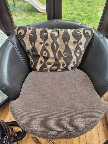 Photo of free 360 spinning love chair (Chineham RG24) #1