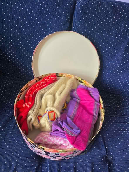 Photo of free Knitted gloves and scarves (Wallingford) #1