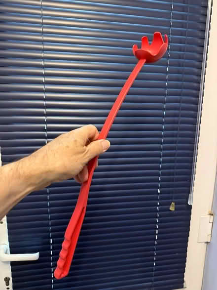 Photo of free Dog Tennis Ball Thrower (The Hockering GU22) #1