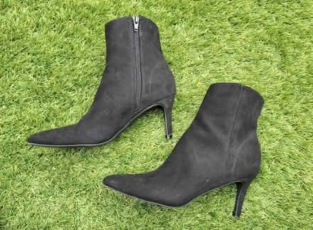 Photo of free Womens size 5 black boots (Boughton Monchelsea ME17) #3