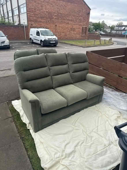 Photo of free 2 Sofas, 3 seater and 2 seater (Croydon) #3