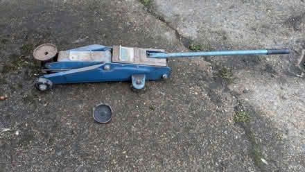 Photo of free Trolley jack (Cressex HP11) #1