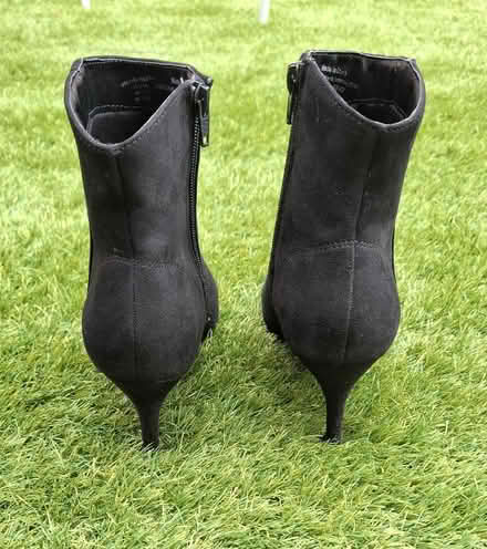 Photo of free Womens size 5 black boots (Boughton Monchelsea ME17) #4