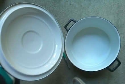 Photo of free Big Enamel Pot (Willowgate in Mountain View) #2